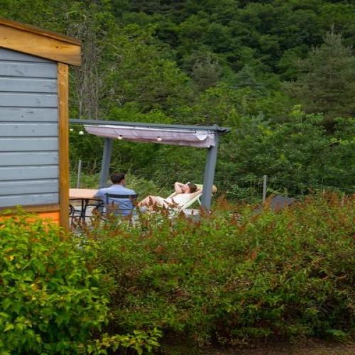 Flower Camping La Rochelambert - Gipsy caravan Velay Confort+ 18m² + Velay 18m² terras 15m² - Photo 1