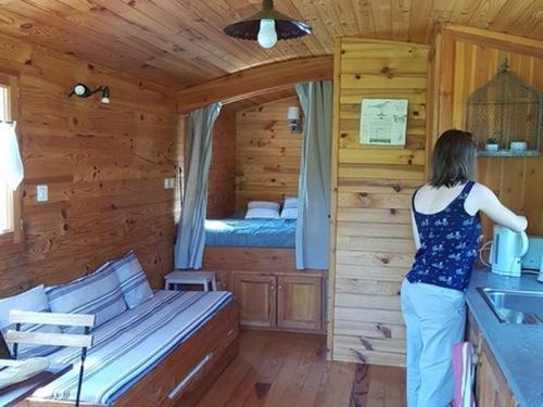 Flower Camping La Rochelambert - Gipsy caravan Velay Confort+ 18m² + Velay 18m² terras 15m² - Photo 2