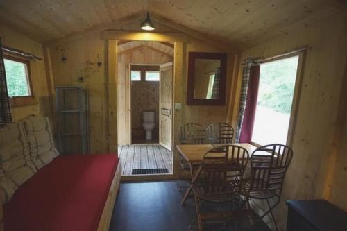 Flower Camping La Rochelambert - Wooden hut Trappeur Premium 17 m² - 1 bedroom - terrace 30m² - with bathroom - Photo 2