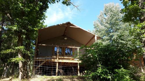 Flower Camping La Rochelambert - Cabin Lodge 4 saisons Confort+ 25m² - 25m²- 2 bedrooms + sheltered terrace 12m² - Photo 1