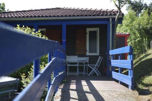Flower Camping La Rochelambert - Chalet Marina Confort+ 30m² 2 bedrooms - adapted to the people with reduced mobility + sheltered terrace 15m² - Photo 2