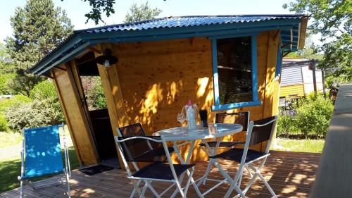 Flower Camping La Rochelambert - Cabin Robinson Confort+ 15m² - 1 bedroom - bathroom + terrace 14m² - Photo 3