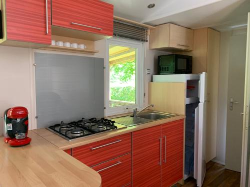 Camping La Chatonnière - Mobil home Super Mercure 30m² - 2 bedrooms with a covered terrace - Photo 6