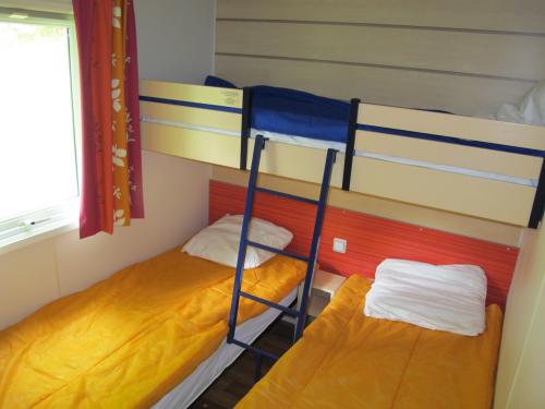 Camping La Chatonnière - Mobil home Super Mercure 30m² - 2 bedrooms with a covered terrace - Photo 8