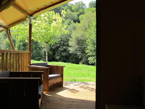 Camping La Chatonnière - safari tent, 2 chambres avec terrasse couverte, 38m² - Photo 4