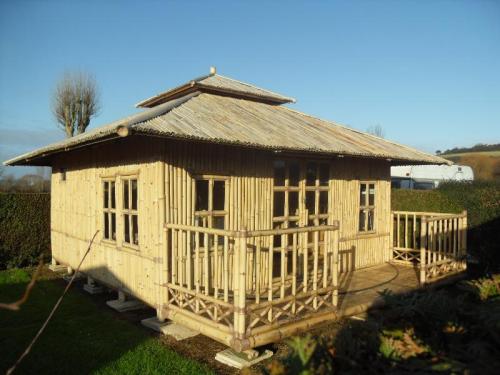 Camping Le Marqueval - La Cabane en Bambou - Photo 2