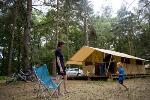 Huttopia Lac de Sillé - Classic V Wood & Canvas tent - Photo 1