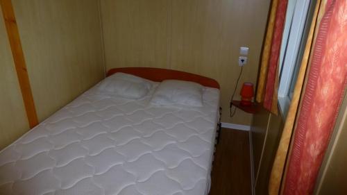 Camping Bleu Soleil - Chalet Goa with TV and heating - 3 bedrooms - Photo 6