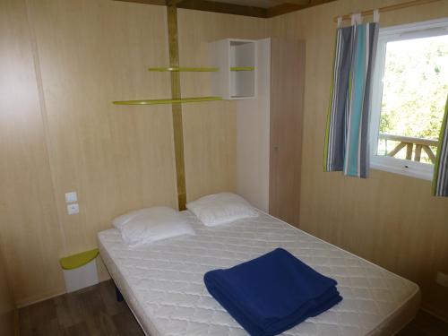 Camping Bleu Soleil - Chalet Charmille with TV and heating - 2 bedrooms - Photo 8