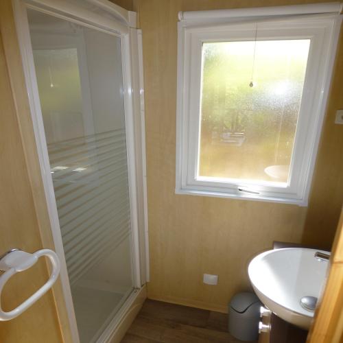 Camping Bleu Soleil - Chalet Charmille with TV and heating - 2 bedrooms - Photo 9
