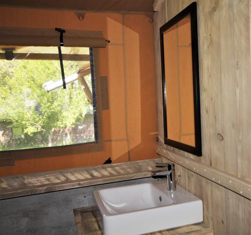 Les Castels Le Brévedent - Canvas cottage Woody Luxury (with bathroom) - Photo 9