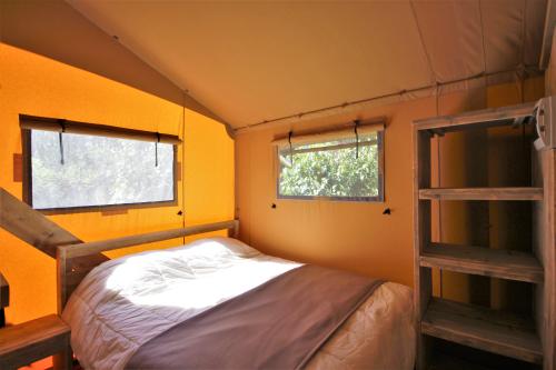 Les Castels Le Brévedent - Canvas cottage Woody Luxury (with bathroom) - Photo 5