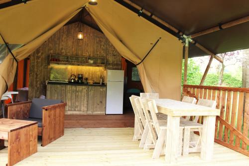 Les Castels Le Brévedent - Canvas Cottage Woody Confort - Photo 4