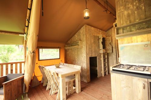 Les Castels Le Brévedent - Canvas Cottage Woody Confort - Photo 6