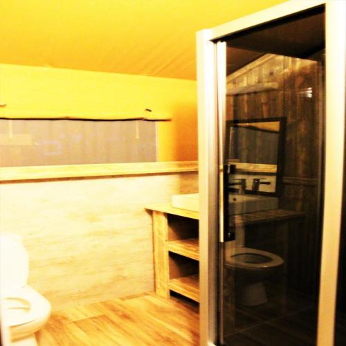 Les Castels Le Brévedent - Canvas cottage Woody Premium (with bathroom) - Photo 6