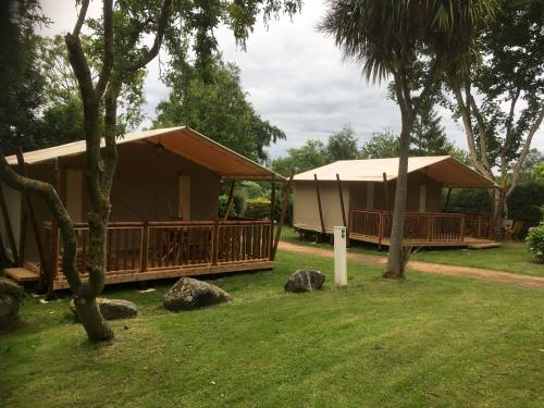 Camping Les Madières - Lodge tent 4 people / 2 bedrooms with covered terrace. - Photo 2