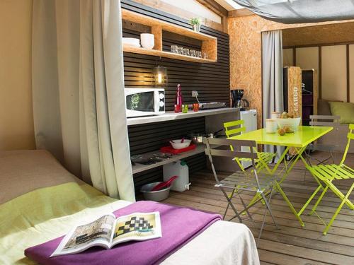 Sea Green - Camping Le Paradis - Lodge Maori 2 bedrooms - Photo 4