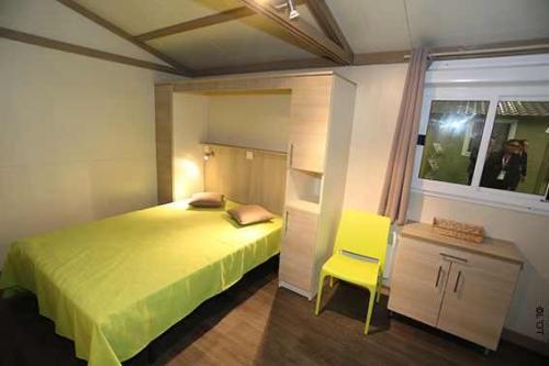 Camping LA FOUGERAIE - Chalet Studio PMR - Photo 4