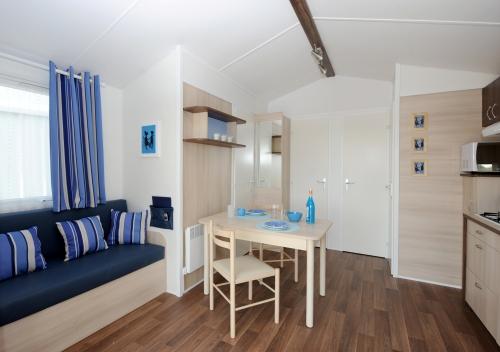 Flower Camping du Port Caroline - Mobile home CONFORT 2 bedrooms 25m² - Photo 2