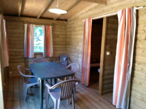Flower Camping du Port Caroline - Wooden cabin Family 25m² - 3 bedrooms (without toilet blocks) - Photo 2