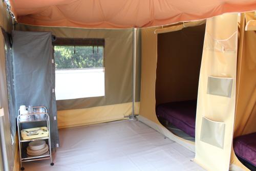 Camping Le Paluet - Equipped Tent Caraïbes - 20 m² (ohne Sanitäranlagen) - Photo 3