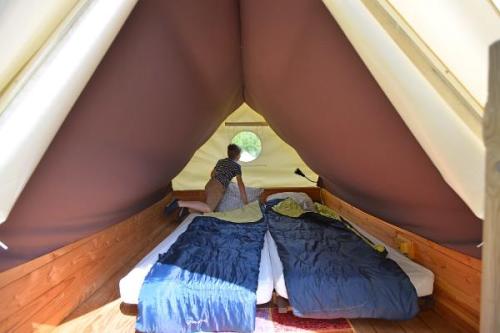 Château des Tilleuls - Tent Bivouac (on mezzanine with picnic table and electricity) - Photo 2
