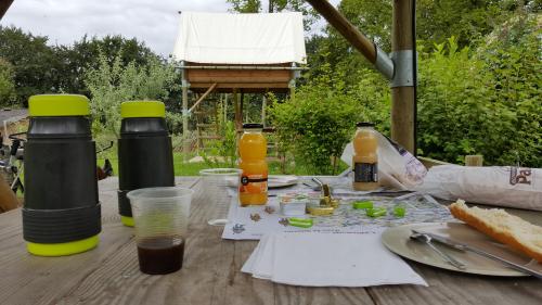 Château des Tilleuls - Tent Bivouac (on mezzanine with picnic table and electricity) - Photo 7