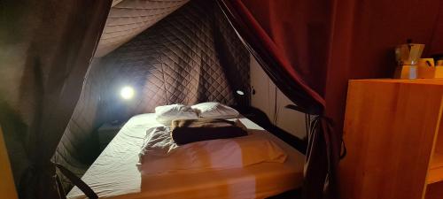 Camping Belle Roche - LODGE EVASION - Photo 9