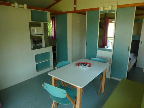 Camping la Roseraie d'Omaha - Chalet Country 2 bedrooms - Photo 4
