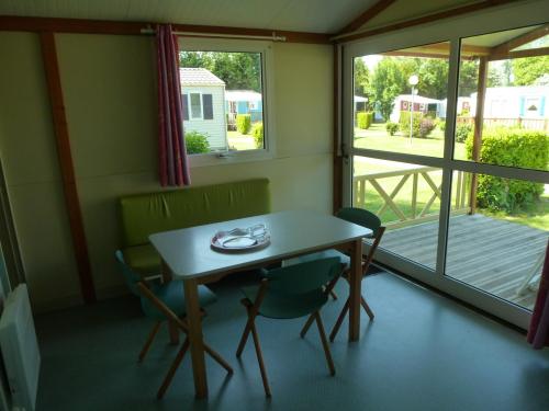 Camping la Roseraie d'Omaha - Chalet Country 2 bedrooms - Photo 5