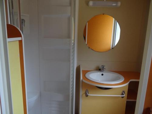 Camping la Roseraie d'Omaha - Chalet Country 2 bedrooms - Photo 9