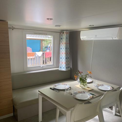 Camping La Berge Fleurie - Mobile-home 2 bedrooms (air-conditioning, tv) - Photo 2
