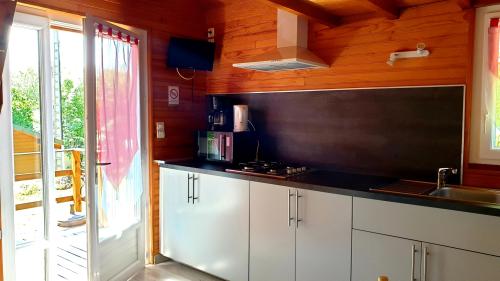 Camping Bois de Gravière - Chalet Tradition 4 personnes confort 21m² (1 Room + Mezzanine + terrace) - Photo 3