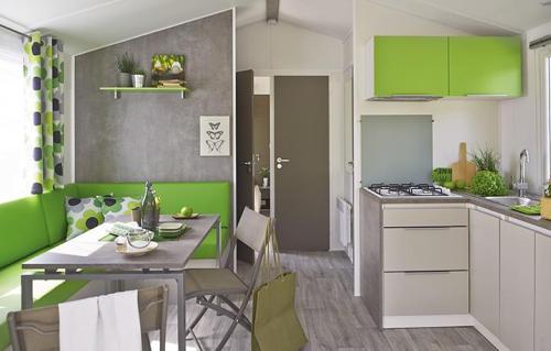 Camping Bois de Gravière - Chalet Mobile Panama 23 m² (2 bedrooms + terrace) - Photo 6