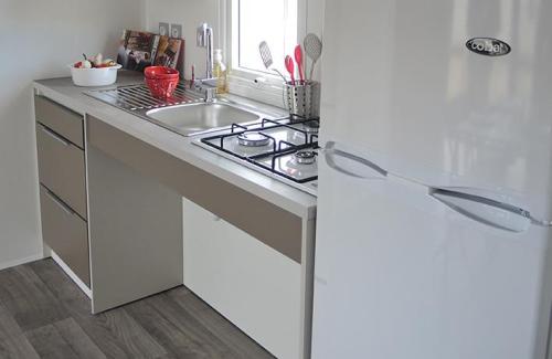 Camping Bois de Gravière - Chalet Mobile Ibiza Espace 31m² PMR (2 bedrooms + terrace) - Photo 5