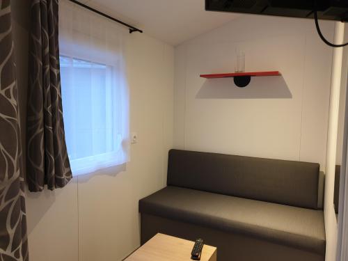 Camping Bois de Gravière - Chalet Mobile Modulo 20m² (1 bedrooms) - Photo 3