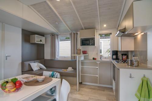 Camping Sandaya Paris Maisons Laffitte - Cottage 3 bedrooms *** - Photo 2