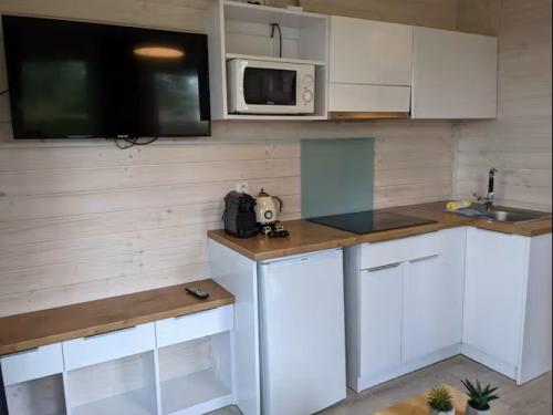 Camping Houtum - Tiny House "De Witte Linde" - Photo 4