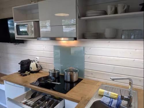 Camping Houtum - Tiny House "De Witte Linde" - Photo 5