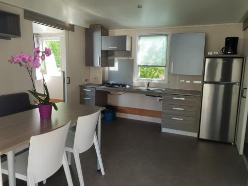 Sites et Paysages Le Fief de Melin - Mobil Home PMR 2 Chambres 4 pers. - Photo 2
