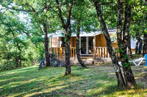 Camping L'Ombrage - Mobile home CONFORT S (30 m², 2 bedrooms, covered terrace) - Photo 2