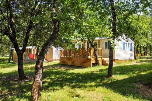 Camping L'Ombrage - Mobile home CONFORT S (30 m², 2 bedrooms, covered terrace) - Photo 4