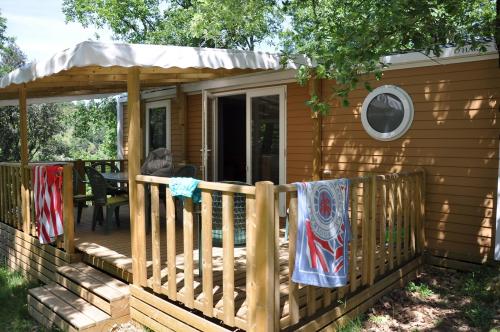 Camping L'Ombrage - Mobile home CONFORT S (30 m², 2 bedrooms, covered terrace) - Photo 5