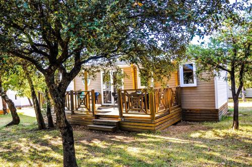Camping L'Ombrage - Mobile home CONFORT S (35m², 3 bedrooms - terrace) - Photo 3
