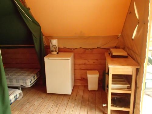 Camping L'Ombrage - Teepee (19m² S (2 bedrooms + Terrace - without toilet blocks) - Photo 8