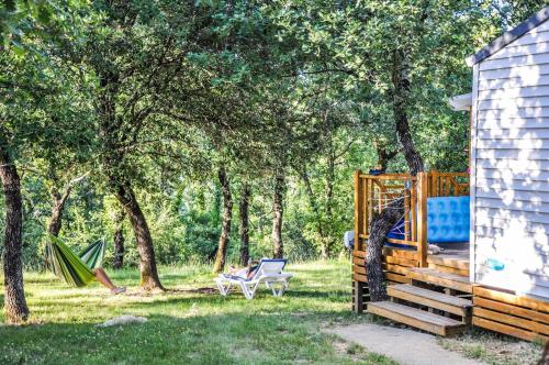 Camping L'Ombrage - Mobile Home CONFORT D (30m² , 2 bedrooms - covered Terrace) - Photo 4