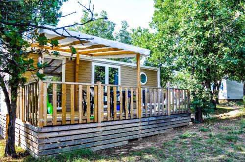 Camping L'Ombrage - Mobile Home PREMIUM AIRCON S (30m², 2 bedrooms + covered Terrace) - Photo 3