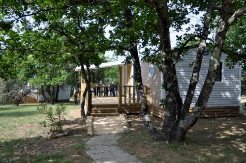 Camping L'Ombrage - Mobile Home PREMIUM AIRCON S (30m², 2 bedrooms + covered Terrace) - Photo 5
