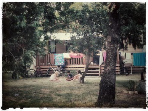 Camping L'Ombrage - Cottage PREMIUM AIRCON S (35m² + 18m² covered terrace, 3 bedrooms) - Photo 6