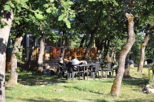 Camping L'Ombrage - Cottage PREMIUM AIRCON S (35m² + 18m² covered terrace, 3 bedrooms) - Photo 8